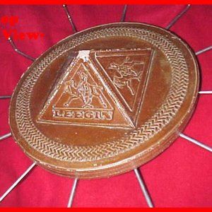 Leather & Brass LEEGIN Belts Embossed Leather Pyramid Store Display Top Rack